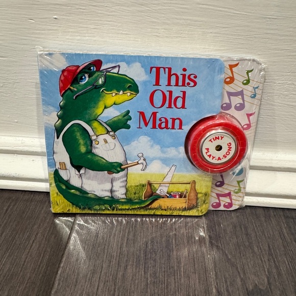 NWT Starcrest Tiny Play-a-Song Book - This Old Man Musical Book - Picture 1 of 2